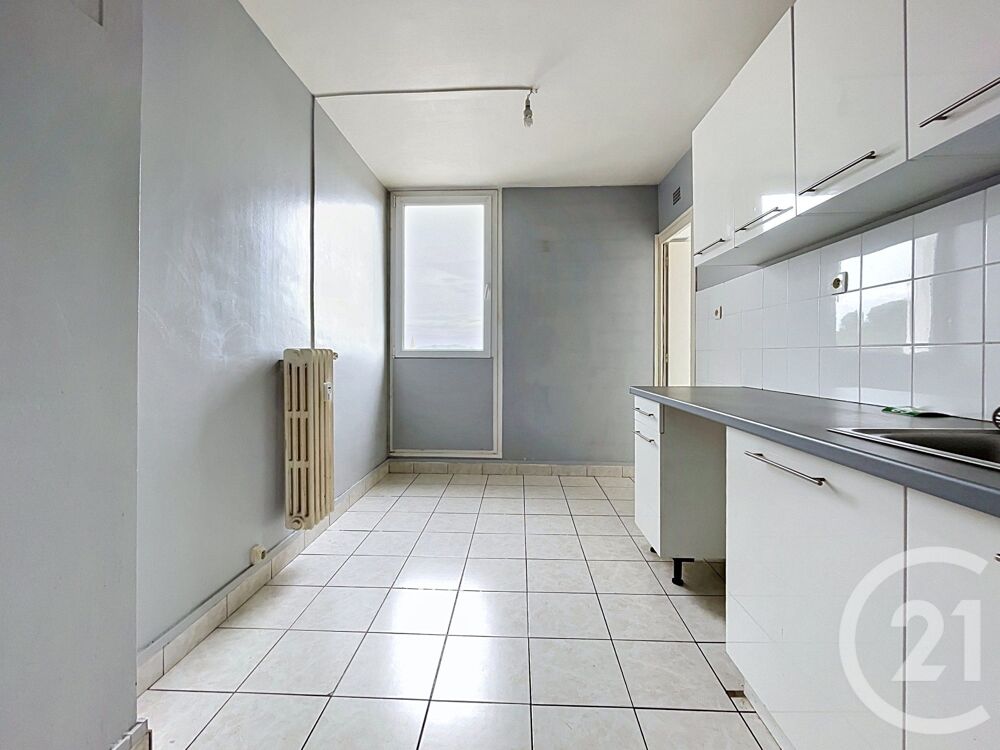 Venez découvrir ce bel appartement T4 spacieux et lumine....