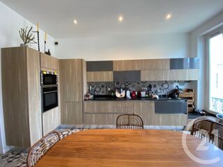  Appartement à louer 4 pièces 111 m²