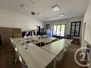  Appartement à louer 6 pièces 146 m²