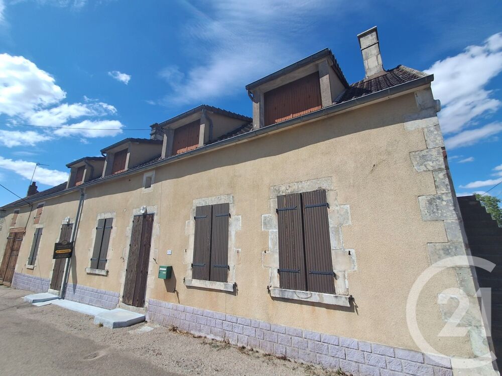 Nichée sur un terrain de 1332m², cette maison de campagn....