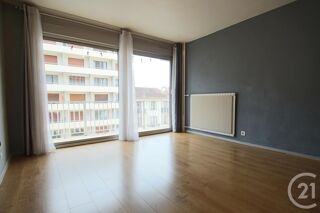  Appartement à louer 3 pièces 71 m²