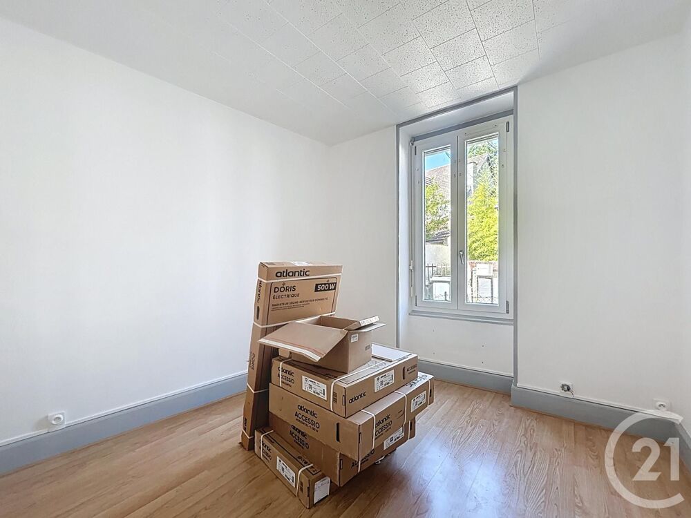 VARENNES SUR ALLIER - Appartement au rez-de-chaussée d'u....