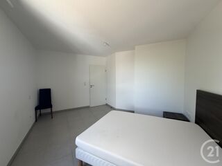  Appartement à louer 3 pièces 53 m²