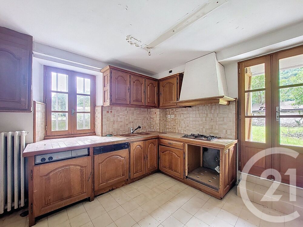 Venez découvrir cette belle bâtisse de 150m², idéalement....