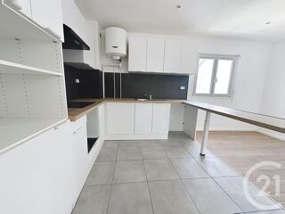  Appartement à louer 3 pièces 57 m²