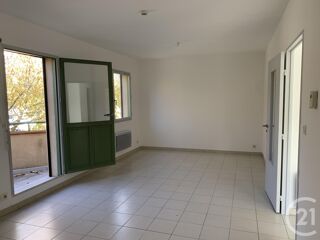  Appartement à louer 4 pièces 92 m²