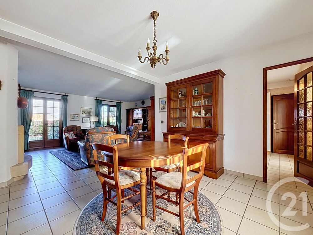 vente Maison - 7 pièce(s) - 300 m² Saint-Pourçain-sur-Sioule (03500)