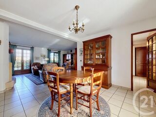 vente Maison - 7 pièce(s) - 300 m² Saint-Pourçain-sur-Sioule (03500)