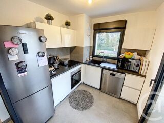 Appartement à louer 5 pièces 86 m²