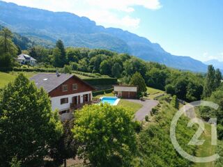  Maison à vendre 10 pièces 551 m²