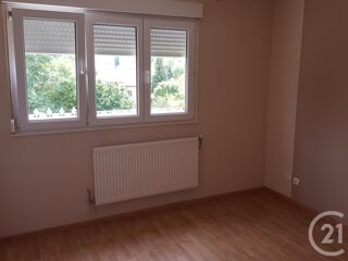  Appartement à louer 4 pièces 63 m²
