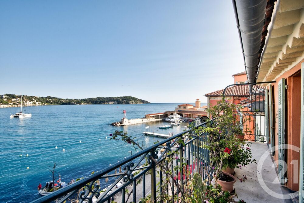 VILLEFRANCHE SUR MER : Idéalement situé en 1ère ligne fa....