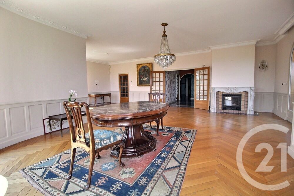 Villa d'exception sur les hauteurs de Miribel Une vue i....