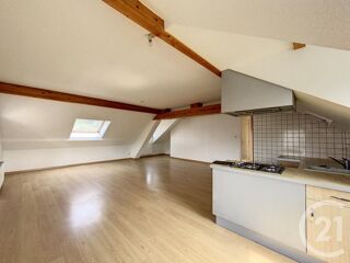  Appartement à louer 4 pièces 80 m²