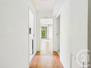  Appartement à louer 1 pièce 38 m²