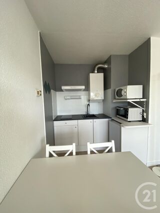  Appartement à louer 1 pièce 28 m²