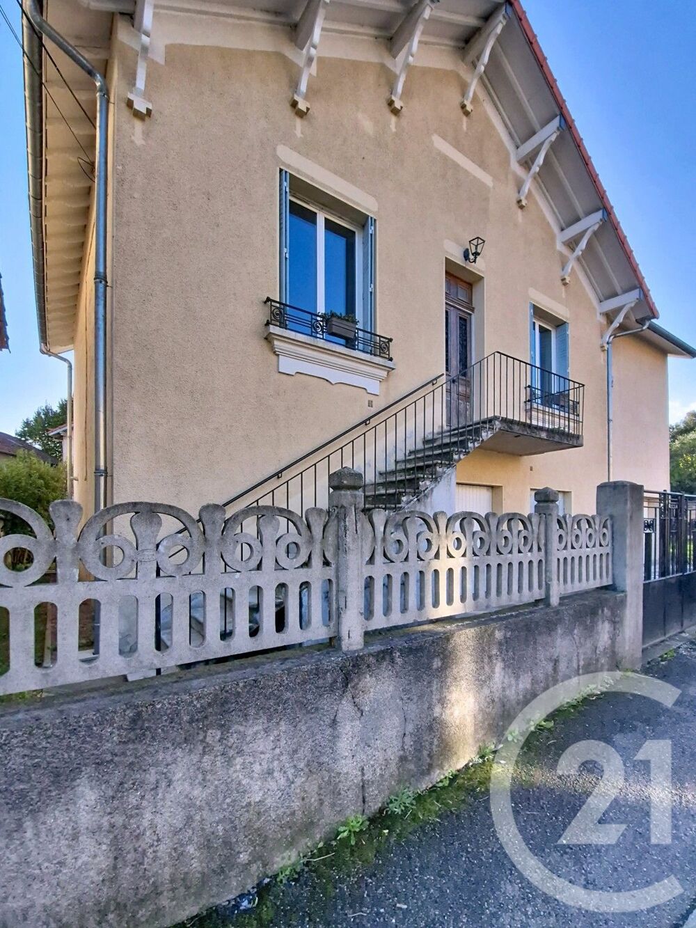 Maison de ville 1930 rénovée sur 500m2 de terrain en fon....