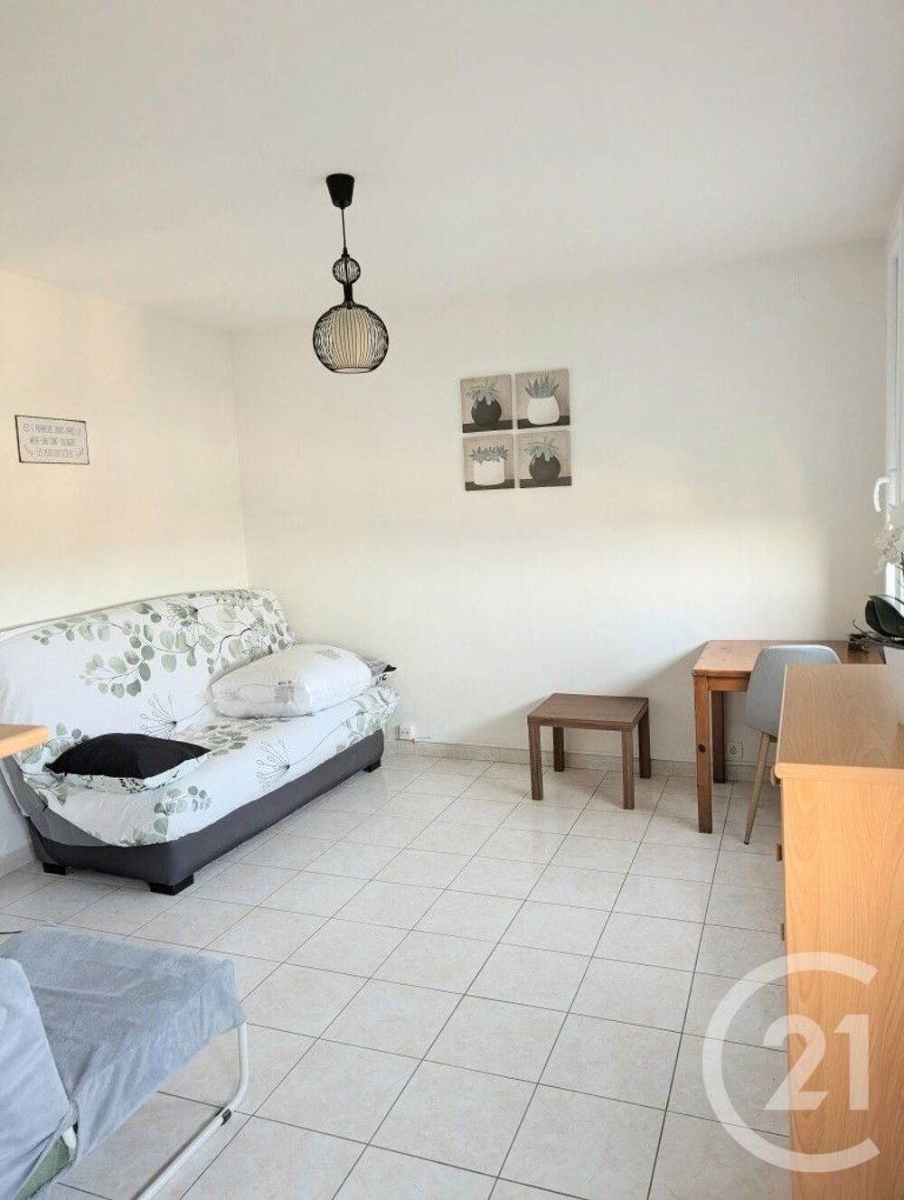 Vous recherchez un studio meublé à louer à NIMES avec pa....