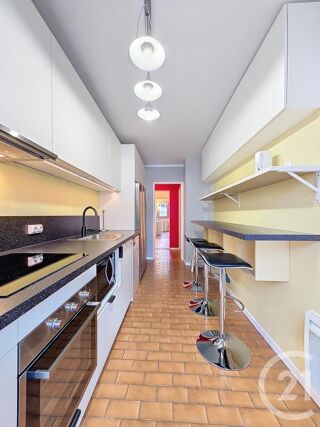  Appartement à louer 4 pièces 86 m²