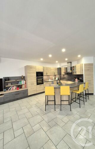  Appartement  vendre 4 pices 135 m