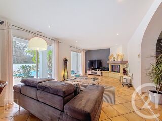 Maison � vendre 8 pi�ces 301 m�