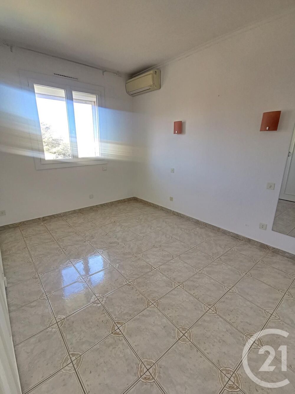 location Appartement - 3 pièce(s) - 66 m² Perpignan (66000)