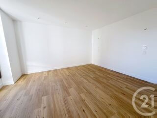  Appartement à louer 2 pièces 33 m²