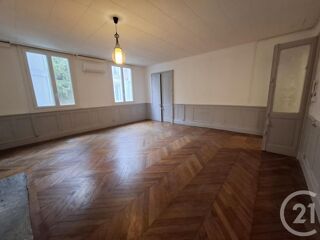  Appartement à louer 3 pièces 96 m²