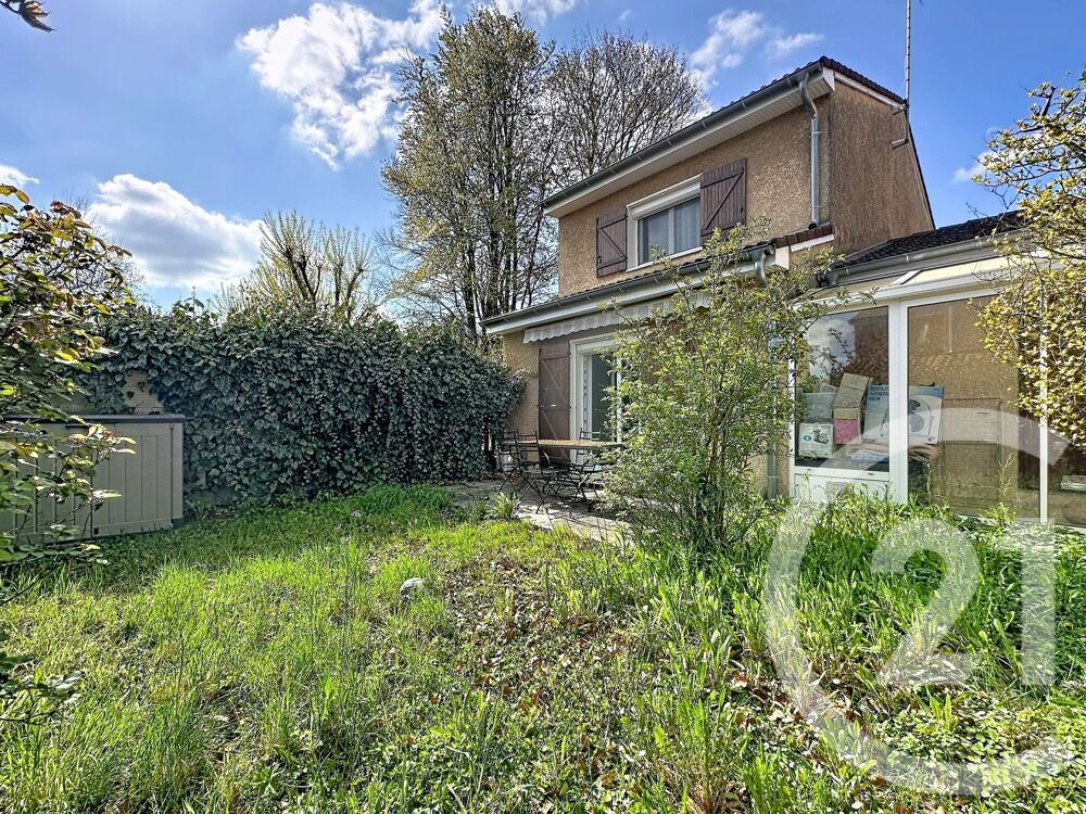 Maison T4 au calme en lotissement Saint-Pierre-de-Chand....