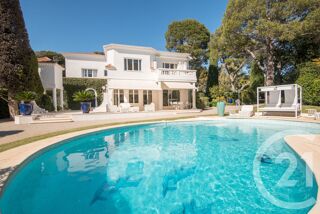  Maison à louer 9 pièces 254 m²