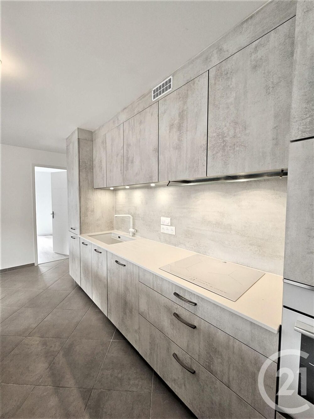 location Appartement - 4 pièce(s) - 81 m² Challes-les-Eaux (73190)