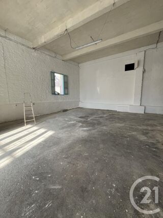  Appartement à louer 2 pièces 90 m²