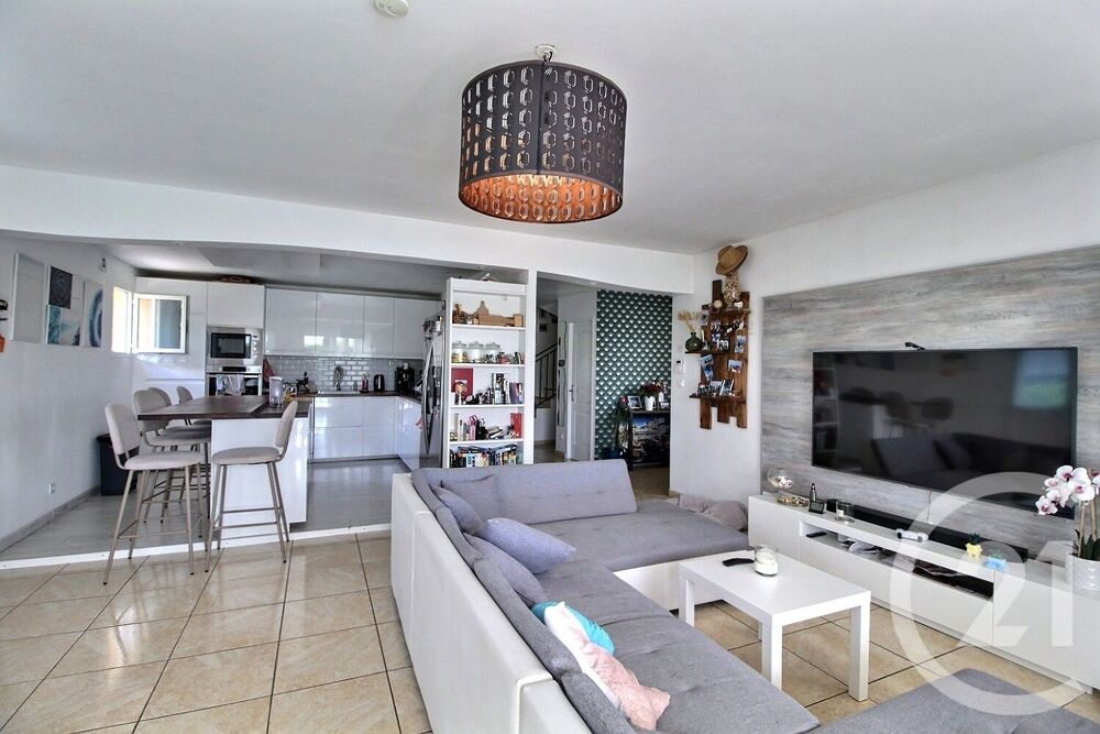 Située dans la ville de Béligneux, cette maison de 6 piè....