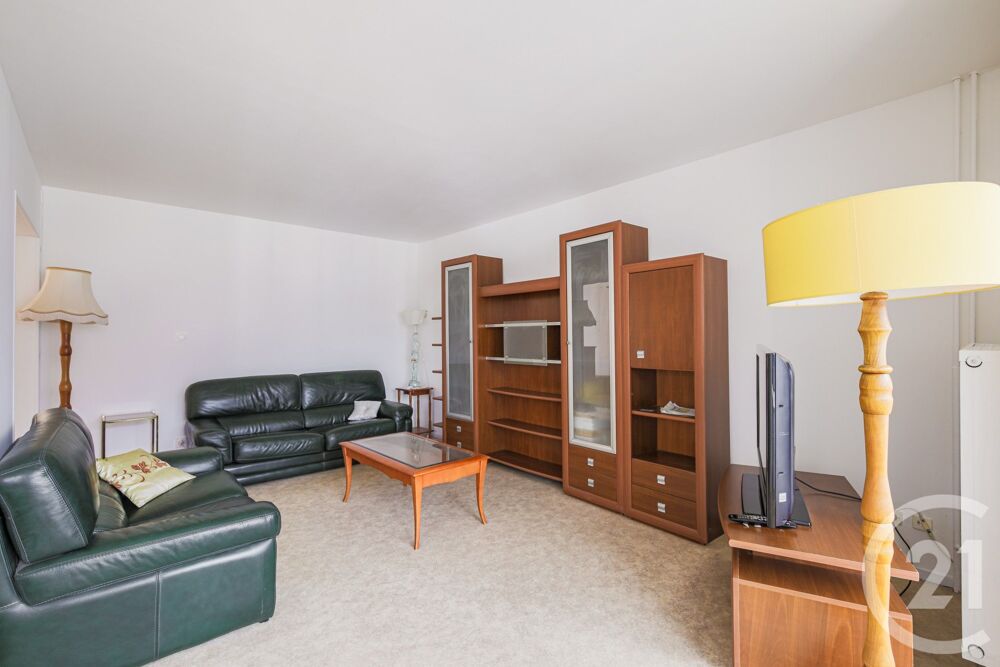 EXCLUSIVITÉ ! ECHIROLLES - PLACE BEAUMARCHAIS<b....