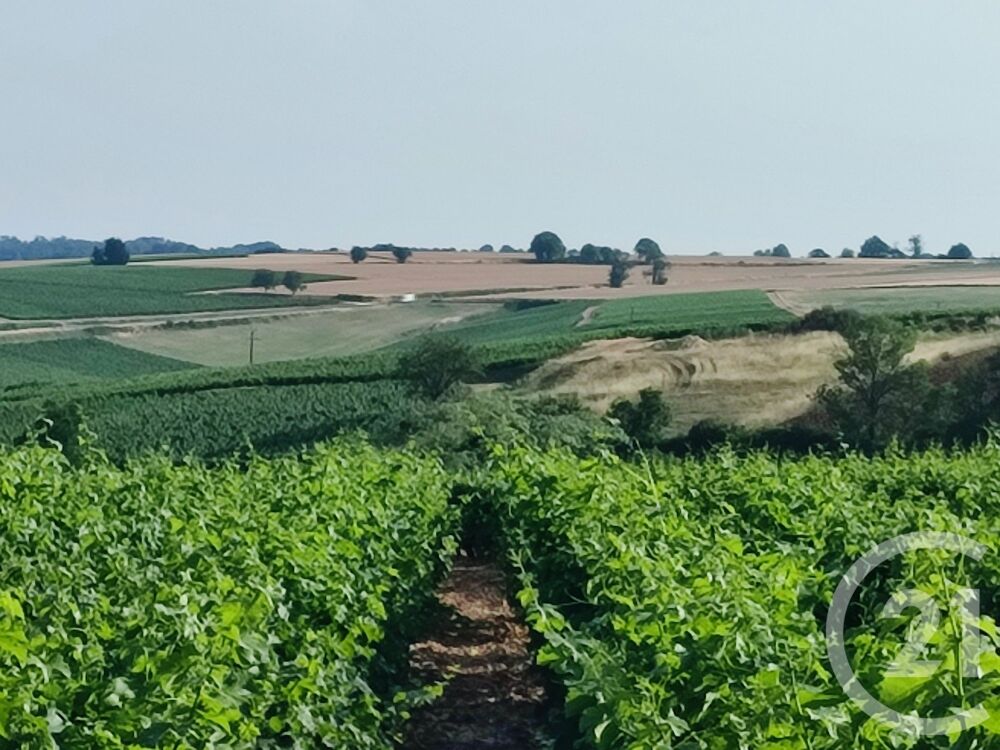Venez découvrir ce petit bijou dans un hameau calme proc....