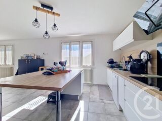  Maison à louer 6 pièces 180 m²