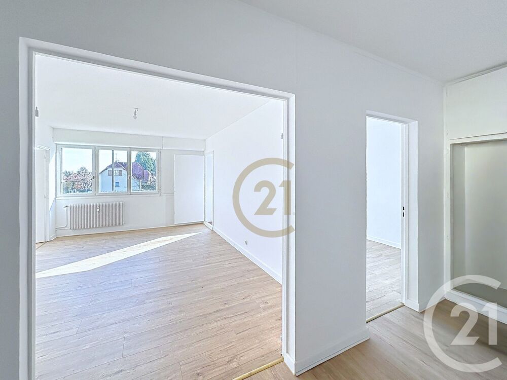 Niché au premier étage d'un immeuble récemment rénové, c....