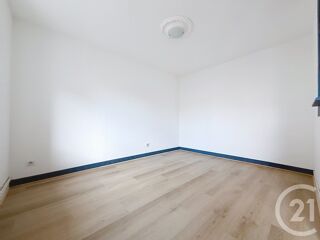  Appartement à louer 4 pièces 63 m²