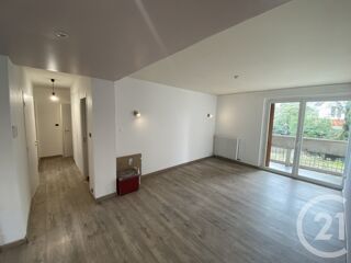  Appartement à louer 4 pièces 75 m²