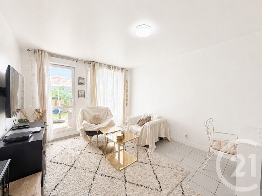 Century 21 Hennequin à le plaisir de vous présenter en E....