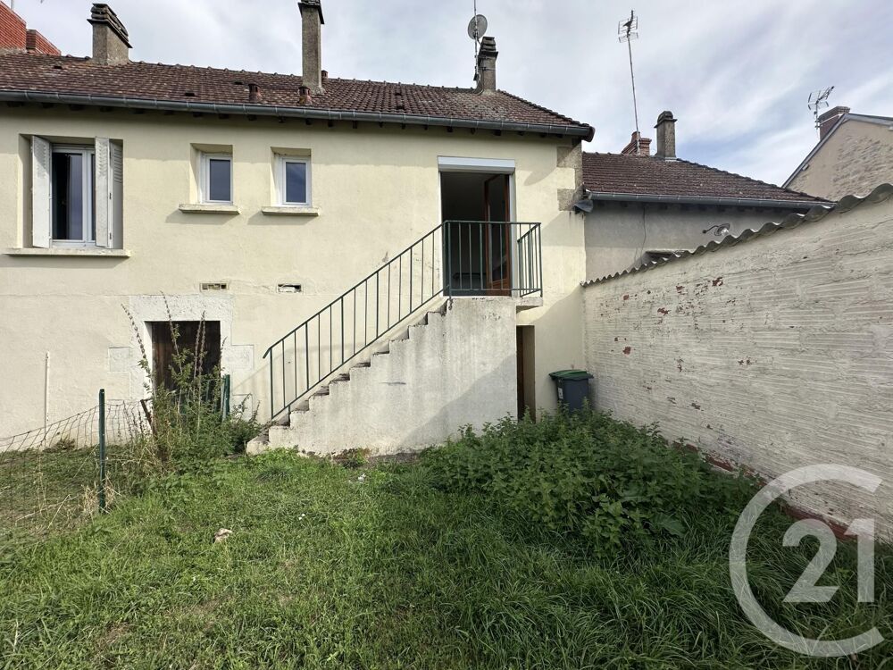 Découvrez ce charmant T3 rénové avec terrain en plein ce....