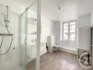  Appartement à louer 2 pièces 65 m²