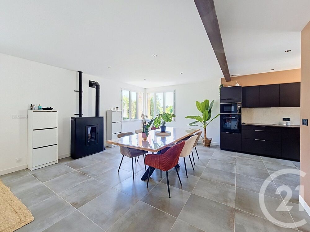 Belle maison des années 50 rénovée avec goût à Migné-Aux....
