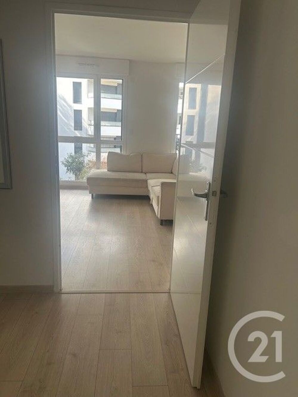 GERMAINE TILLION: Un appartement de type 3 off....