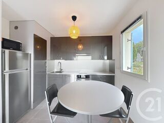  Appartement à louer 2 pièces 42 m²