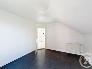  Appartement à louer 3 pièces 85 m²
