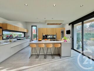  Maison � vendre 9 pi�ces 255 m�