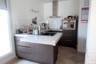 Appartement à louer 5 pièces 108 m²
