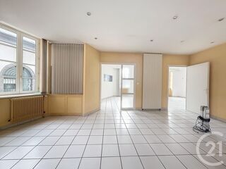  Appartement à louer 4 pièces 80 m²