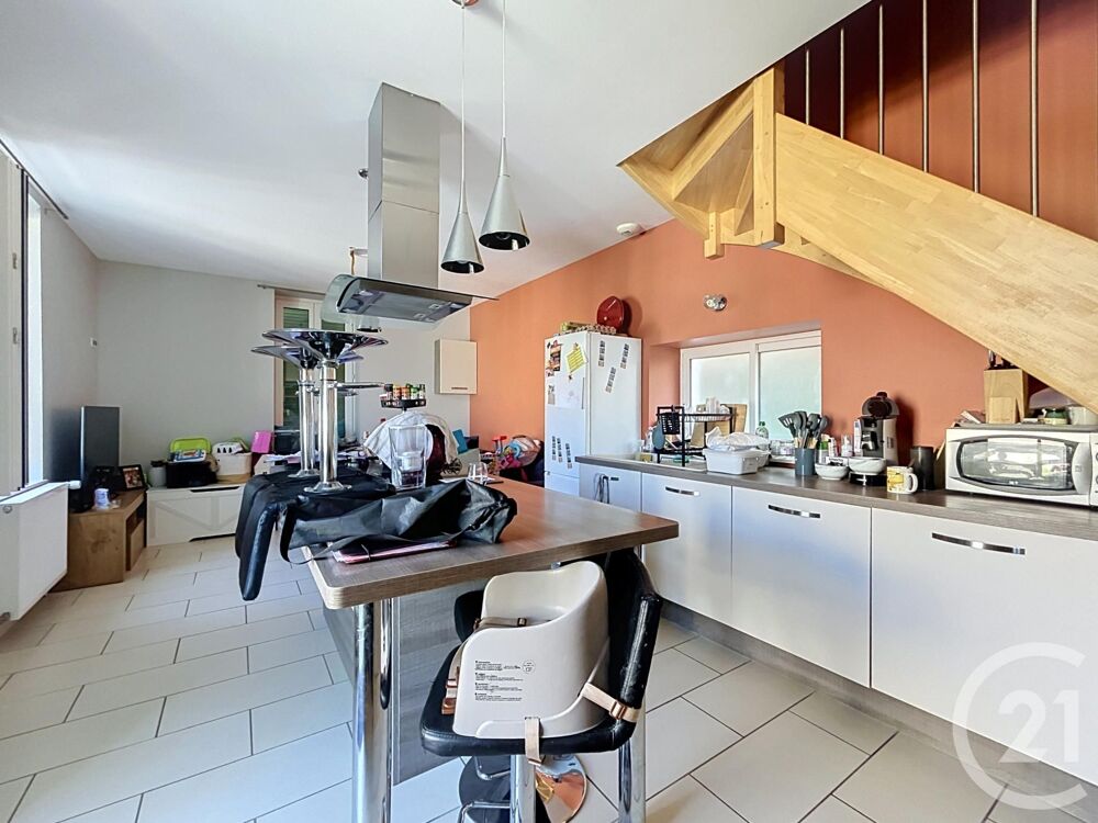 location Maison - 3 pièce(s) - 73 m² Montaigu-le-Blin (03150)